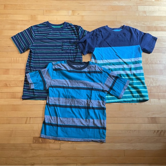 Bundle of shirts and shorts in boys size M 8 - Picture 4 of 7